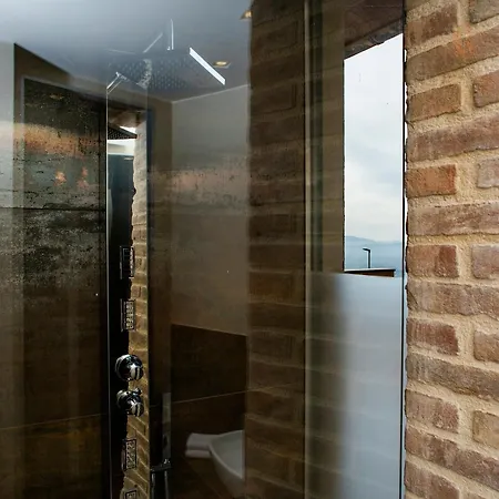 Designer Overlooking Valley 度假居 *