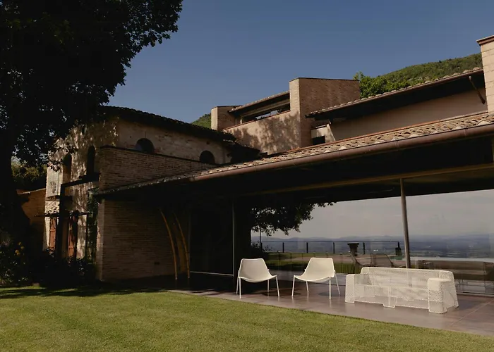Designer Overlooking Valley * Assisi