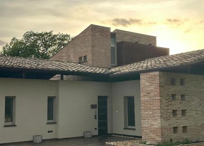 Designer Overlooking Valley アッシジ